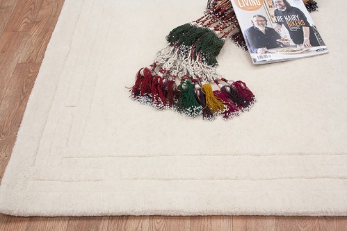 100% Wool Cream Lippa Plain Carved Indian Rug Design Handtufted in India with a 13mm pile