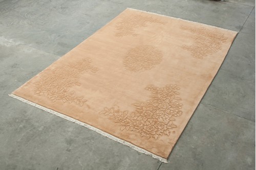 100% Wool Gold Plain Carved Chinese. SPS030287 4.27m x 3.05m Handknotted in China with a 25mm pile