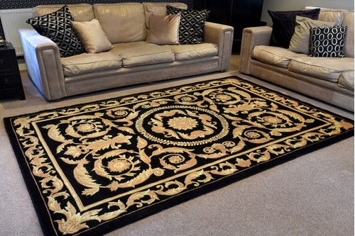 100% Wool Black Premier Superwashed Chinese Rug Design Handknotted in China with a 25mm pile