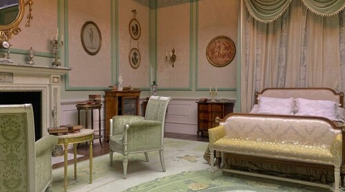 Netflix Bridgerton set design Regency London English bedroom pink