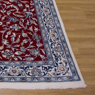 100% Wool Red Persian Nain Rug PNA014052 1.68 x 1.09 Handknotted in Iran with a 12mm pile Image 2