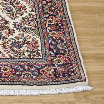 100% Wool Cream Persian Sarouk Rug PSA014044 1.48 x 1.08 Handknotted in Iran with a 14mm pile Image 2