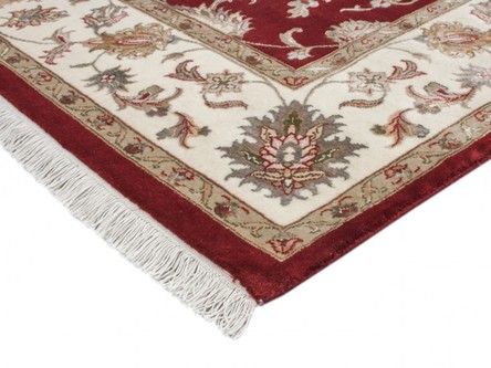 85% Wool / 15% Silk Red Very Fine Indo Persian Rug Design Handknotted in India with a 12mm pile Image 3