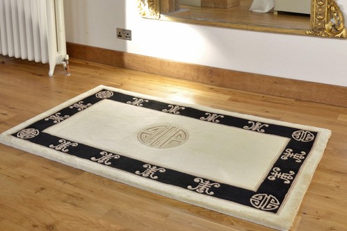 100% Wool Cream Premier Superwashed Chinese Rug Design Handknotted in China with a 25mm pile