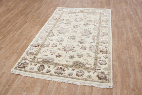 Indian Jaipur Palace Rug handmade from a mix of 80% wool and 20% viscose. 18mm pile