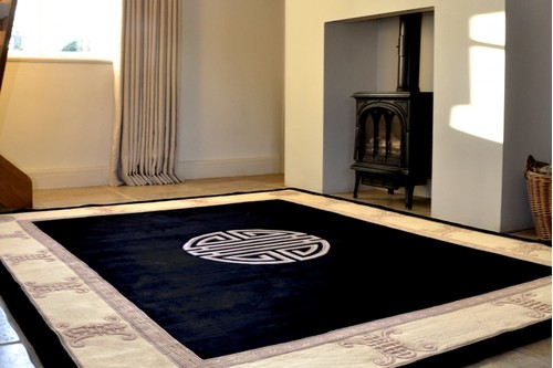 100% Wool Black Premier Superwashed Chinese Rug Design Handknotted in China with a 25mm pile