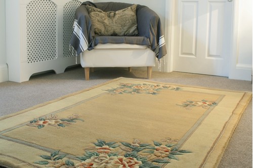 100% Wool Gold Premier Superwashed Chinese Rug Design Handknotted in China with a 25mm pile