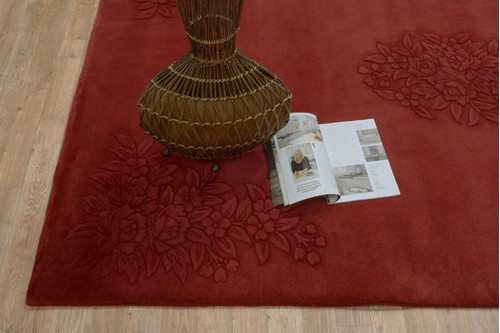 100% Wool Red Plain Carved Chinese. Handknotted in China with a 25mm pile